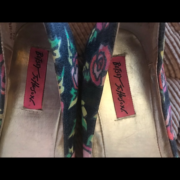 BETSEY JOHNSON FLATS - SIZE 9 but would fit 8.5 - Picture 4 of 7